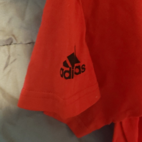 Adidas Men's Graphic T-shirt 👕 - Picture 4 of 4